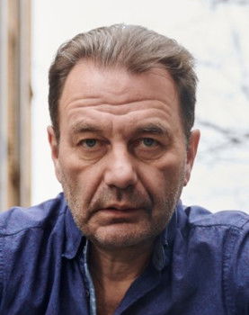 Andris Daugaviņš as Harijs Kuharjonoks