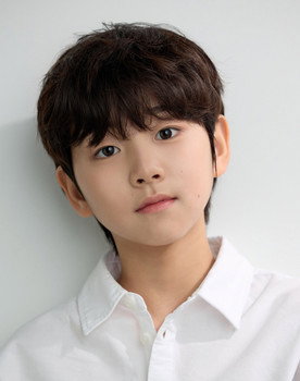 이준경 as Young Ripley