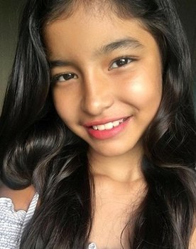 Fabiana Ferreira as Luzia Rosa (criança)