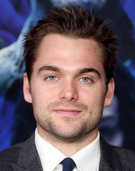 Dylan Sprayberry as Young Lovell