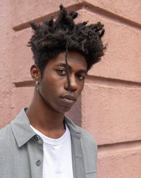 Richard Abelha as Eduardo