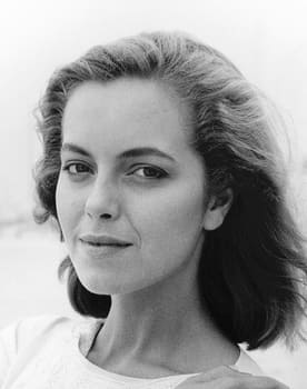 Greta Scacchi as Lucia