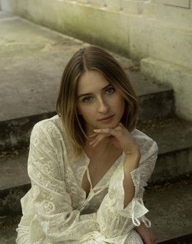 Justine Gohier as Paula