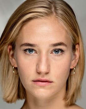Maria Cordsen as Maria
