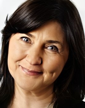 Sennur Nogaylar as Gülten Şahin