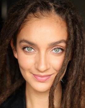 Carli McIntyre as Pam