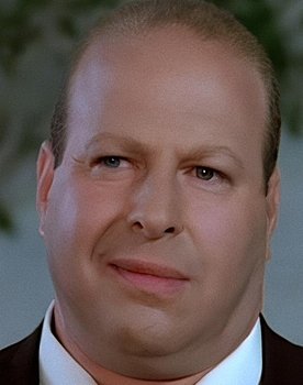 Nicholas Worth as Kriminal-Kommissar Leber