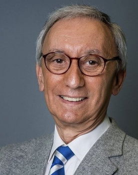 Júlio Isidro as Narrator