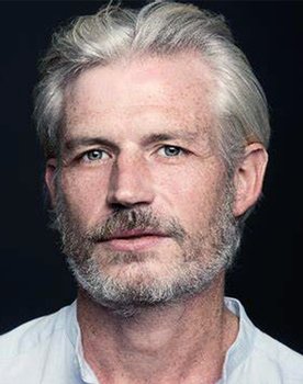 Tristan Tait as Travis Clayborne