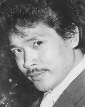 Trần Quang as Minh