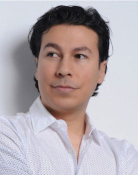 Jesús León as Hoffman