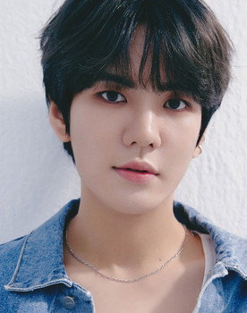 Lee Hwan-hee as Self - Contestant