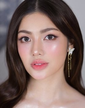 Jane De Leon as Jenny