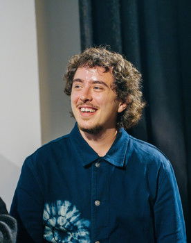 Luca Pizzoleo as Cameraman