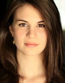 Amelia Rose Blaire as Maggie