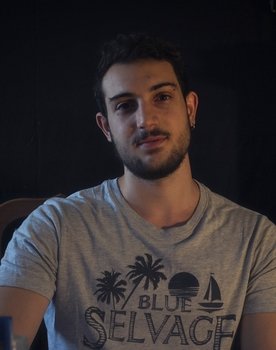 Emilio Antonucci as Fantasma con maletín