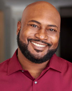 Benét Embry as Curtis