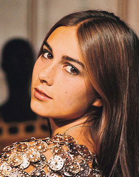 Romina Power as Lorena Vivaldi