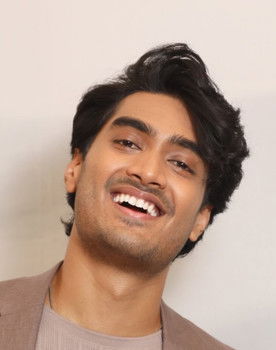 Pranav Kaushik as Arun