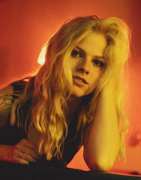 Isabella Stevenson-Olds as Sara