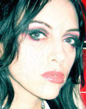 Roxy Saint