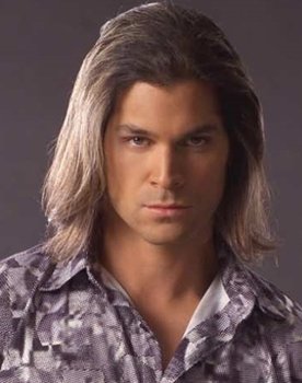 Damián Mendiola as Vinnie Montijo