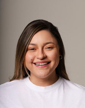 Adriele Chagas as Fátima Regina