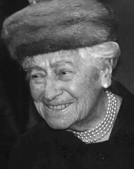Rosa Albach-Retty as 