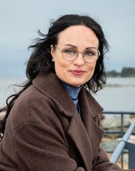 Vera Olsson as kommuunin asukas