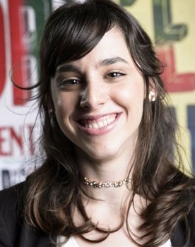 Manoela Aliperti as Liz