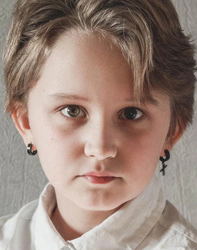 Kira Satunkina as Dasha