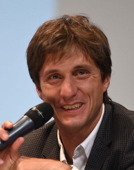 Gustavo Barros Schelotto as Él mismo