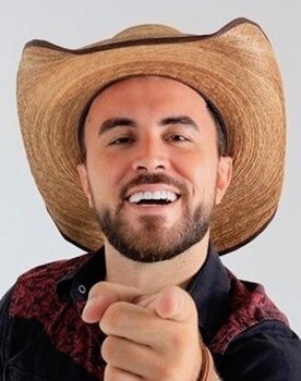 Marcus Cirillo as Artur
