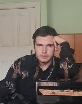 Bogdan Vakulenko as Dmytro