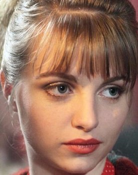 Lou Roy-Lecollinet as Anaïs