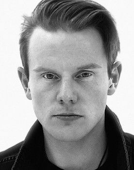 Magnus Dugdale as Erling