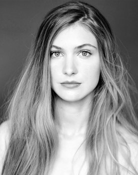 Aurore Planas as Emma-Joy
