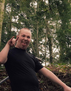 Miles Becker as narrator/wig mans voice (voice)