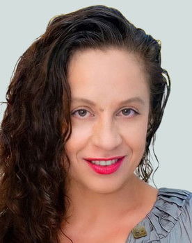 Klodjana Keco as Nana Lule