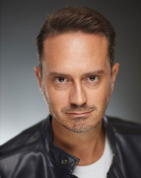 Claudio Musumeci as Controllore