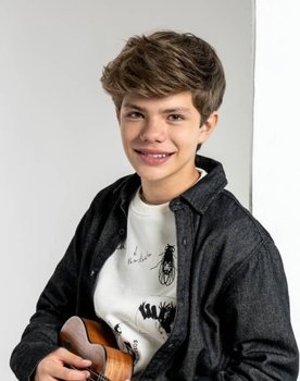 Nicolás Pindas as Quique