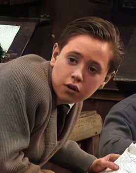 Daniel Couturier as Betrand Mauricet