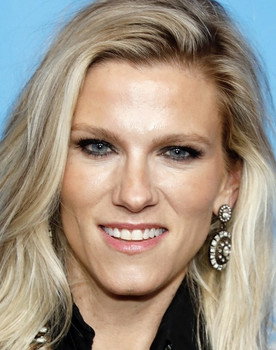 Lindsay Shookus