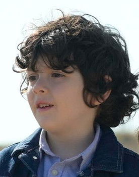 Kuzey Gezer as Deniz Cihan Albora