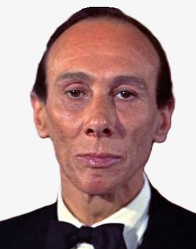 Reggie Nalder as le policier allemand
