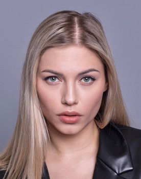 Alyona Minchuk as Екатерина Солнцева