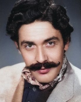 Hüseyin Baradan as Kerim
