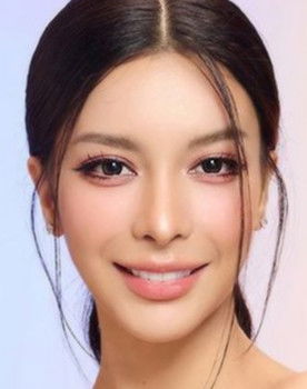 Jennifer Roberts as Ming