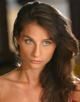 Francesca Cassola as Alma