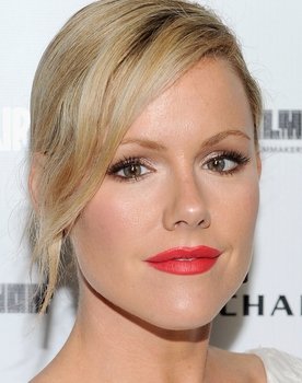 Kathleen Robertson Photo